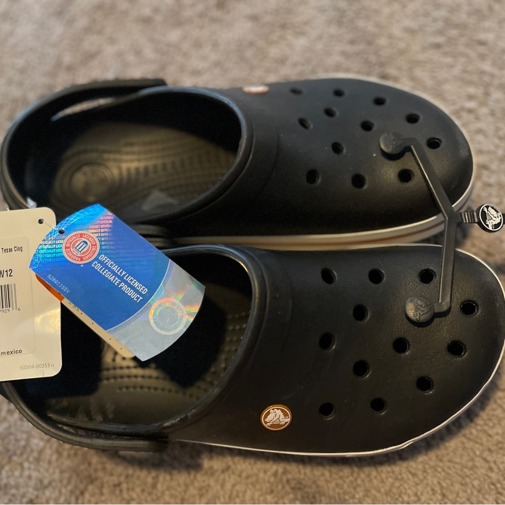 Black UT crocs men’s 10/women’s 12